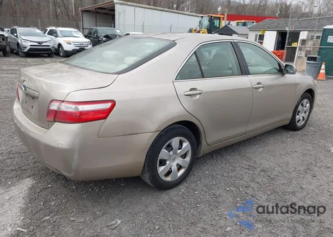 2007 Toyota Camry Le z USA, uszkodzony, nr VIN JTNBE46K473068297